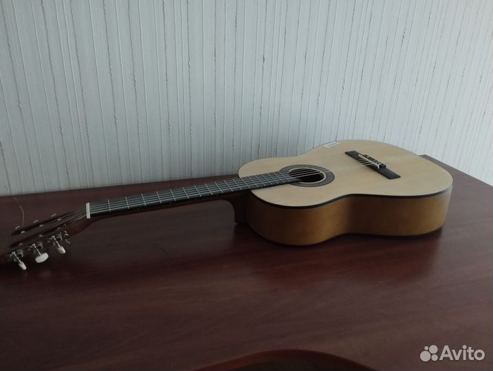 Классическая гитара шестиструнная бу