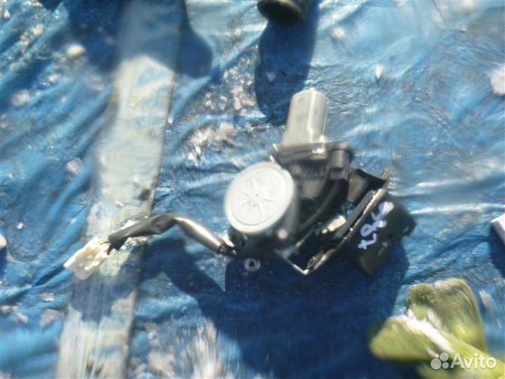 Замок двери задний Lexus Rx450H GYL16 2grfxe 2010