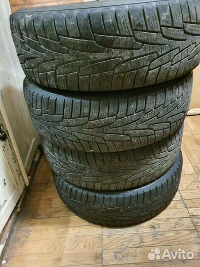 Kumho I'Zen KW15 215/60 R17