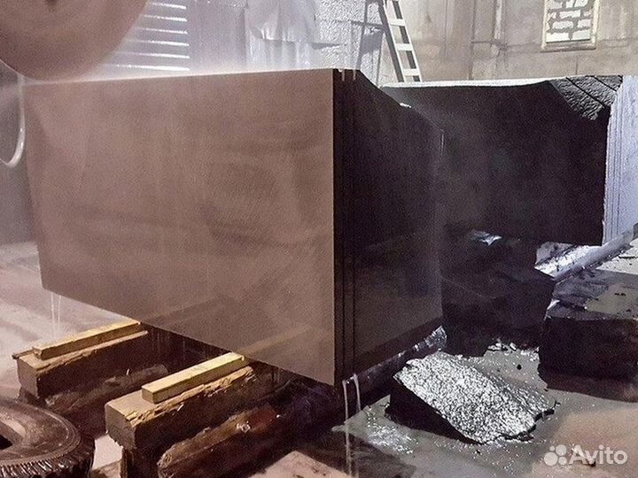 Памятник на могилу из гранита