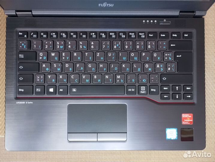 Ноутбук Fujitsu Lifebook U749, 16Gb/256Gb, 14