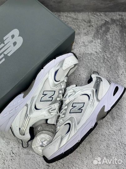 Кроссовки New Balance 530 великан