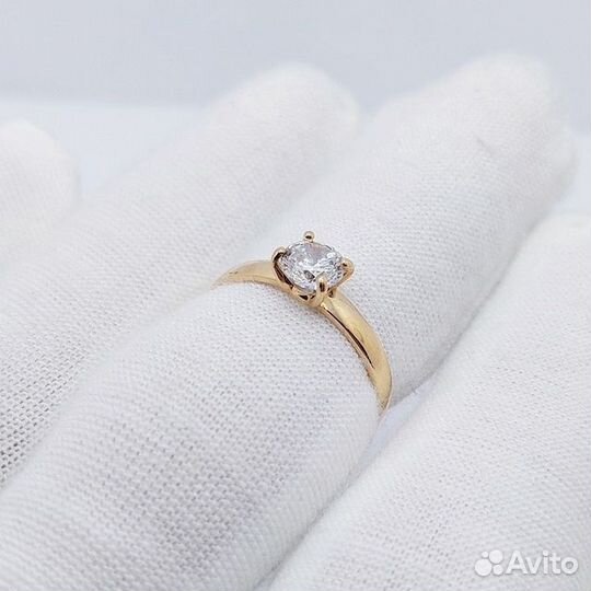 Золотое кольцо с камнем 16,5р