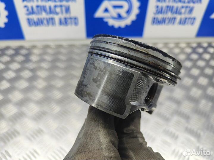 Поршень с шатуном Volkswagen Golf 5 MK5 1.6 BSE