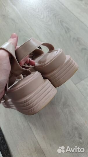 Босоножки женские 38 размер