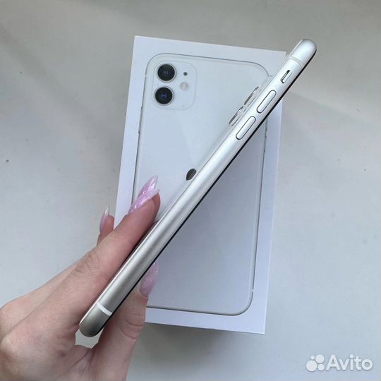 Телефон iPhone 11