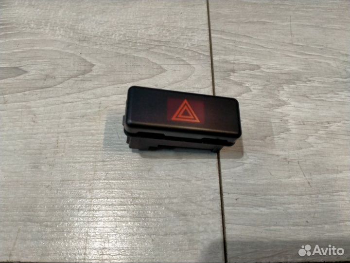 Кнопка включения аварийной сигнализации Bmw 525I