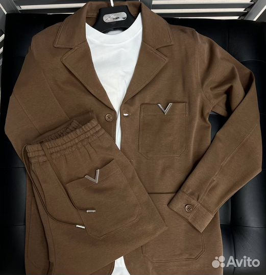 Костюм Valentino