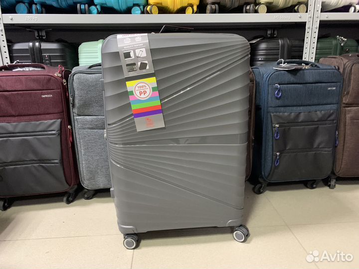 Комплект чемоданов S и L из полипропилена