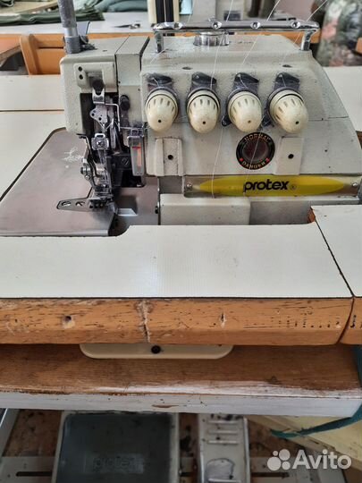 Швейная машинка оверлок