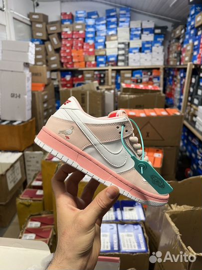 Кроссовки Nike SB Dunk Low Pink Pigeon