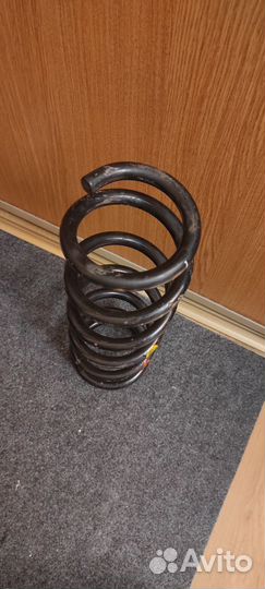 Пружина амортизатора подвески Infiniti M37 Y51