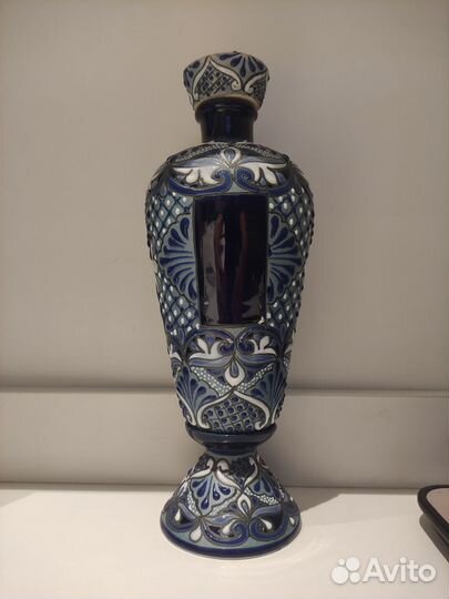 Пустая бутылка из под текилы