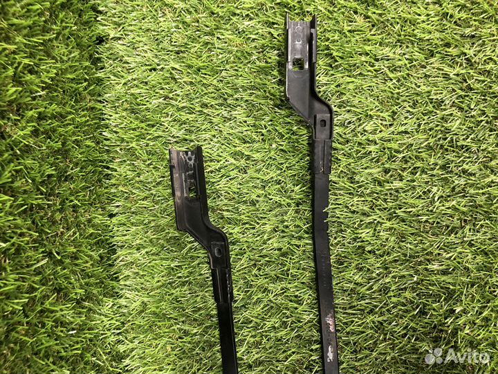 Поводки дворников Peugeot 308