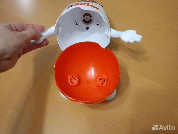 Большое яйцо Kinder Surprise