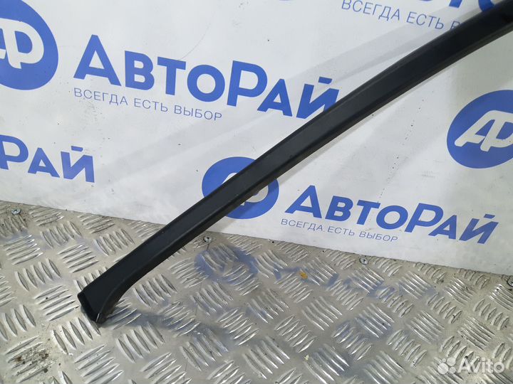 Б/У Накладка двери передней правой рамка вн#003