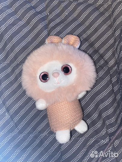 Розовая мягкая чебурашка с блестящими глазами