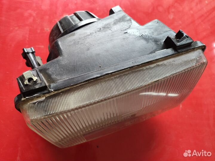 Фара правая Волга 3110