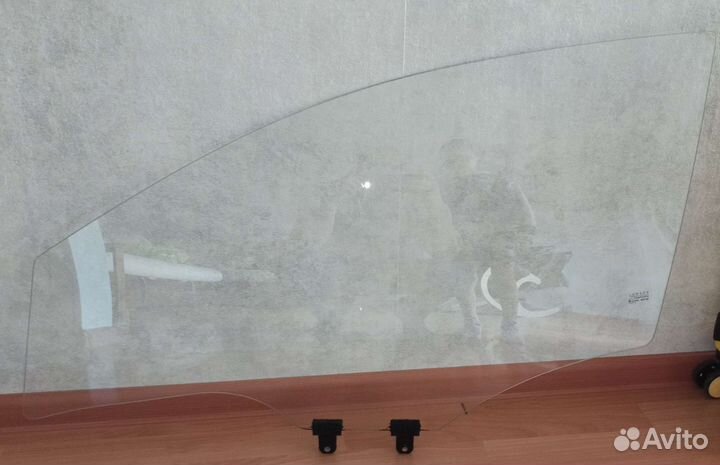 Стекло левое переднее solaris 2