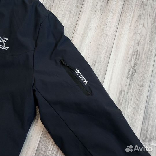 Ветровка Arcteryx