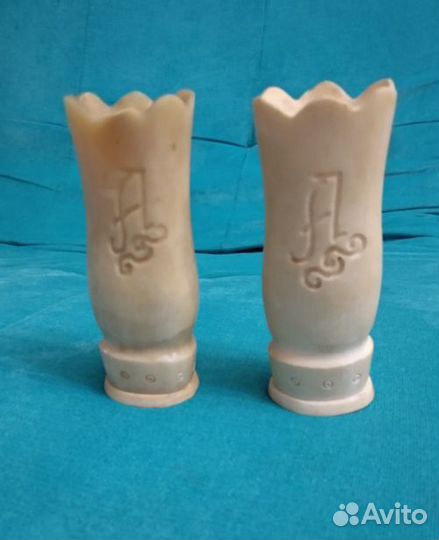 Две вазочки (или карандашницы) кость