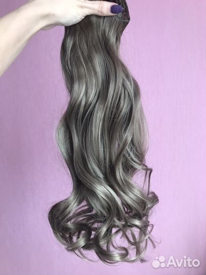 Искусственные волосы на трессах