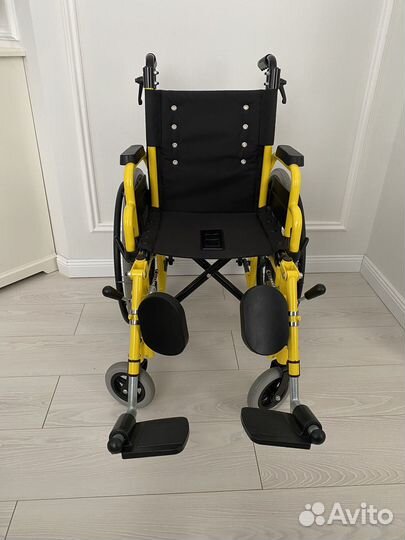 Детская инвалидная коляска