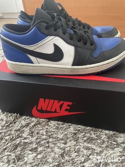 Jordan 1 low royal blue