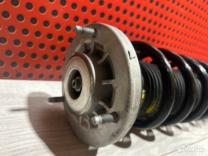 Амортизатор задний правый Bmw 5 G30 B48B20A 2020