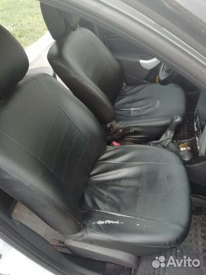 Чехлы на Логан