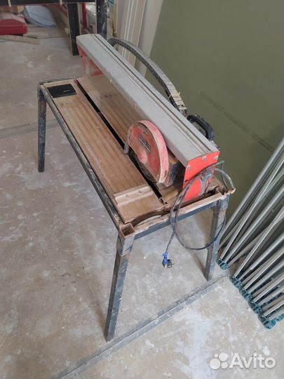 Плиткорез электрический водяной 600 бу