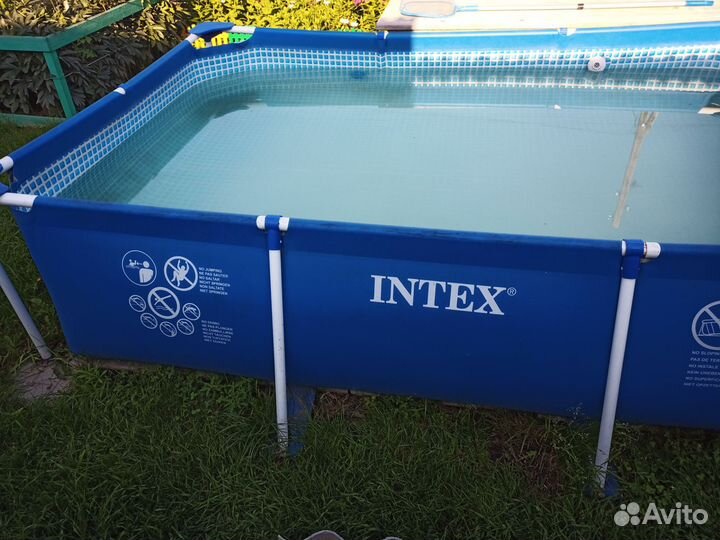 Бассейн Intex 300*200*75 см, лежаки, насос