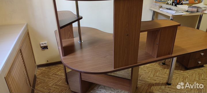 Компьютерный стол