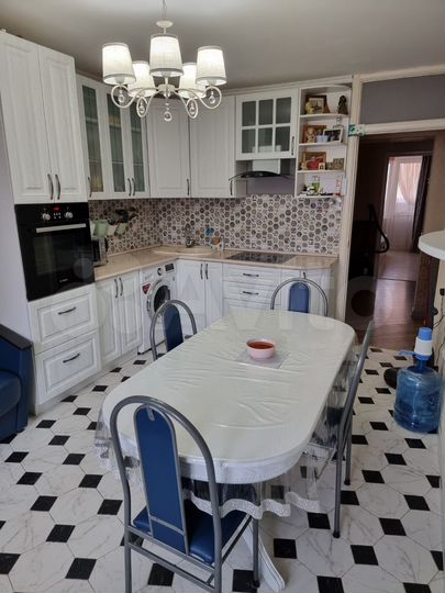 2-к. квартира, 62 м², 6/9 эт.