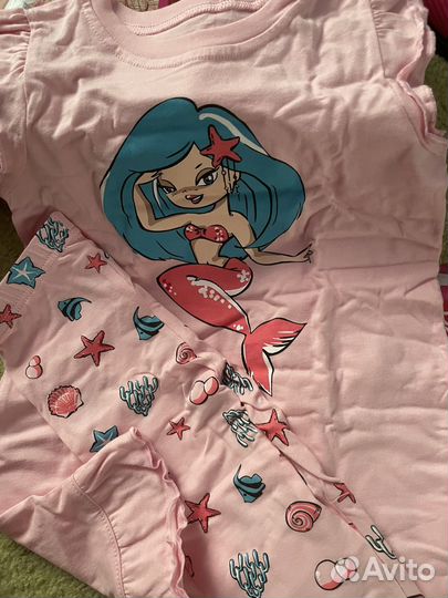 Комплект для девочкиPelican новый 4 года 104