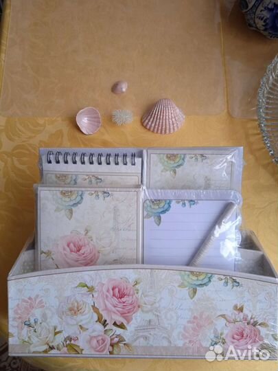 Подарочный канцелярский набор для женщин