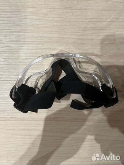 Защитная маска футбольная