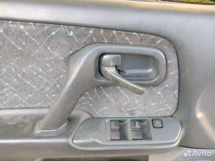 Дверь водительская Nissan Primera P11