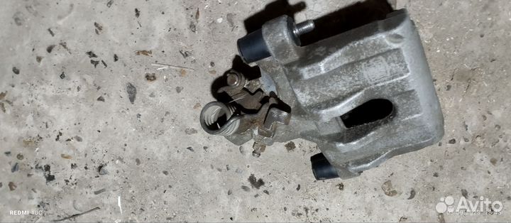 Суппорт задний правый ford focus 2