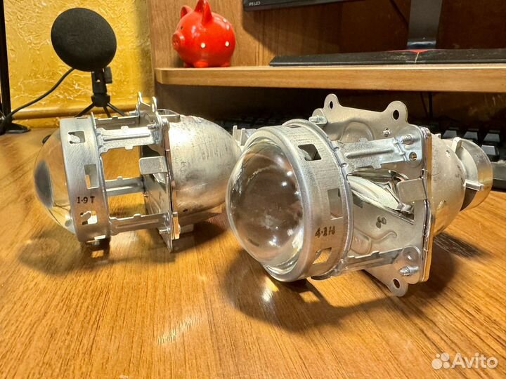 Линзы фар Toyota Camry