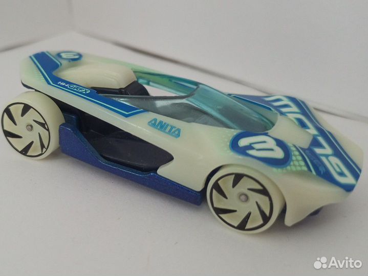 Hot Wheels машинка