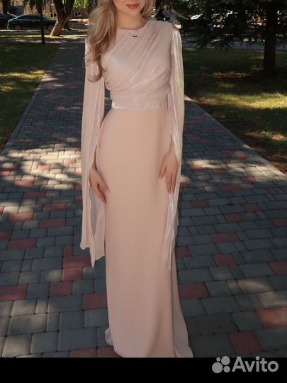 Платье розовое