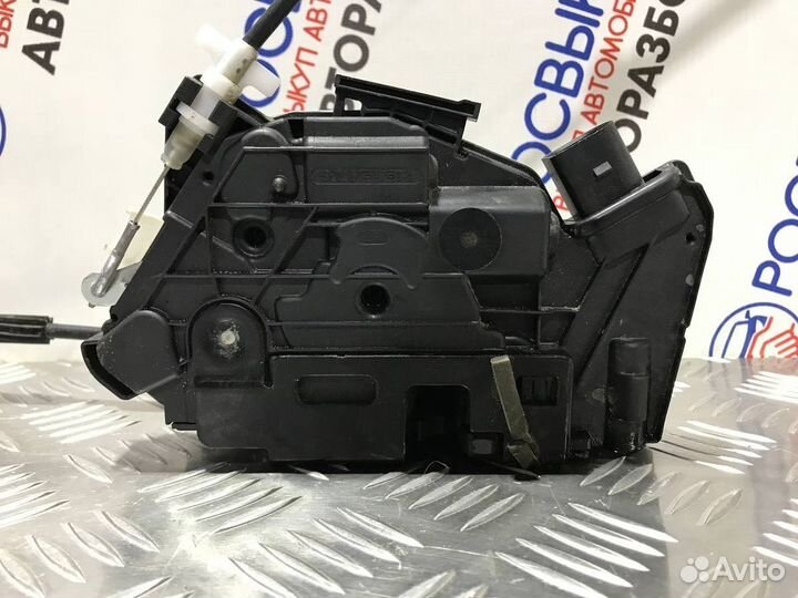 Замок двери Volkswagen Passat CC