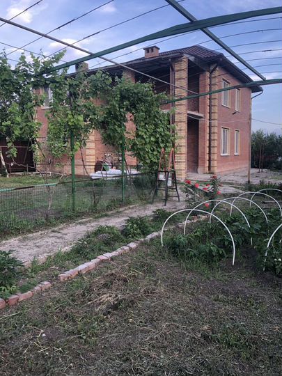 Дом 350 м² на участке 12 сот.