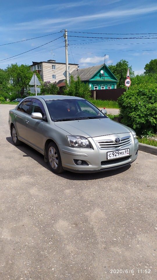 Toyota Avensis: фото владельца