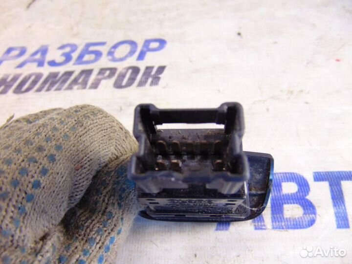 Кнопка аварийной сигнализации для Nissan Primera 3