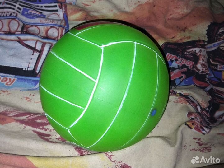 Волейбольный мяч резиновый demix