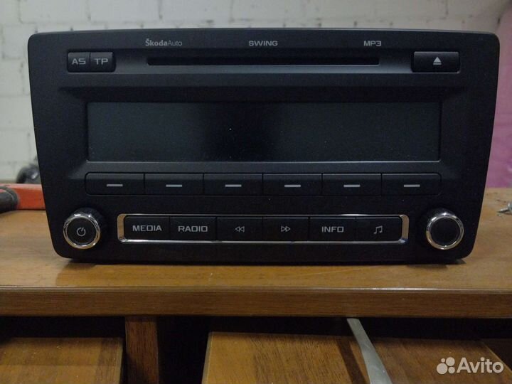 Штатная магнитола на skoda octavia a5