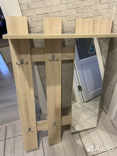 Вешалка в прихожую