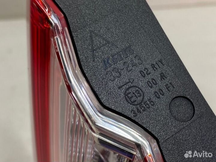 Фонарь внутренний задний левый Toyota Camry